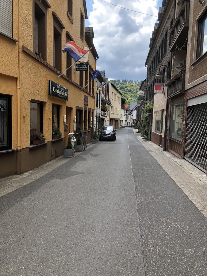 Hotel Zur Dorfschaenke Klotten Bagian luar foto